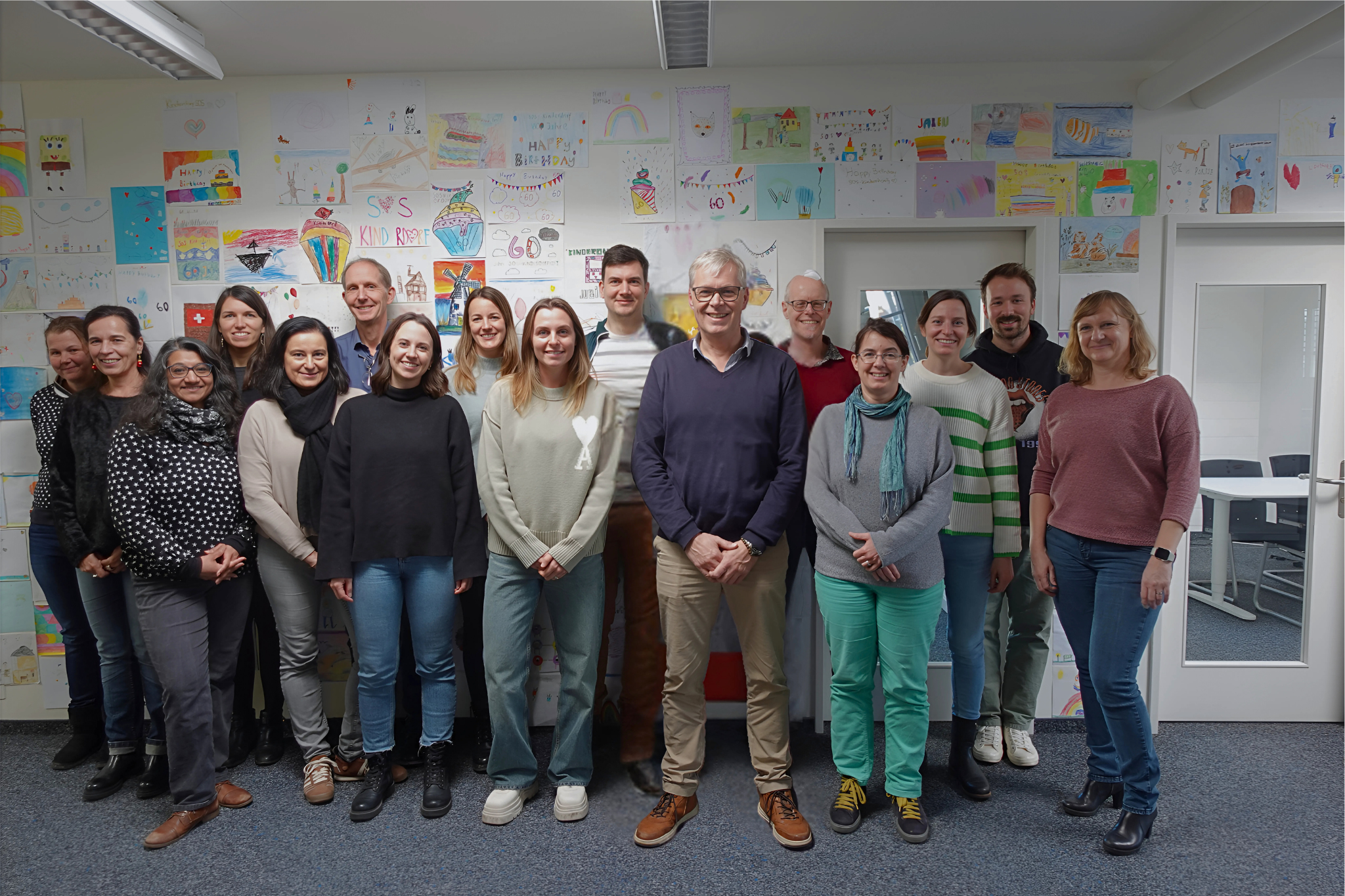 Noelle Maritz visita il team di SOS Villaggi dei Bambini a Berna.