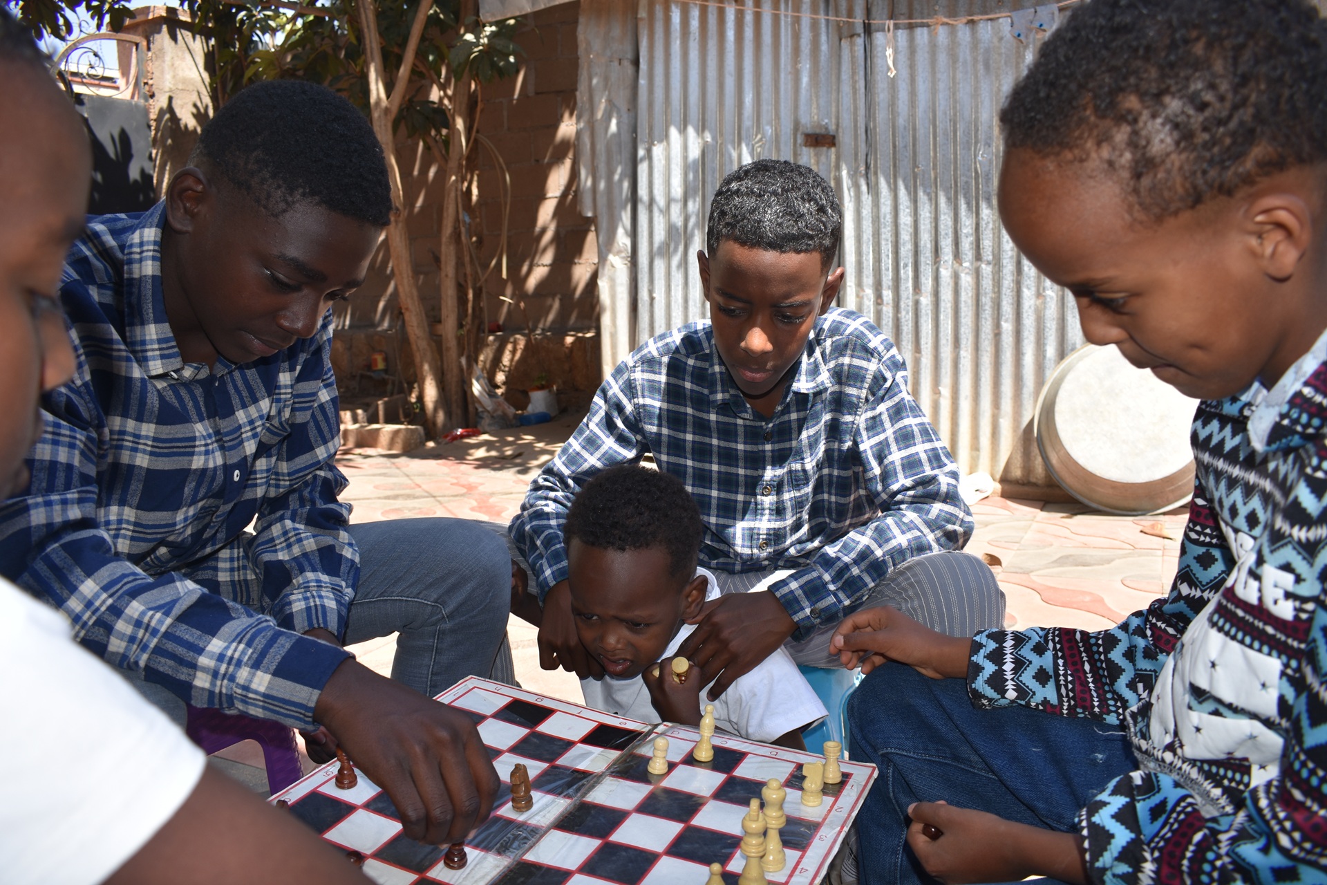 Eine Frau berichtet über ihre landwirtschaftliche Arbeit.