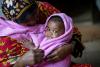 Madre con bambino in Tanzania